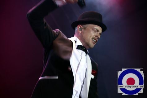 Jan Delay (D) with Disco No. 1 24. Summer Jam Festival - Fuehlinger See, Koeln - Red Stage 03. Juli 2009 (8).JPG